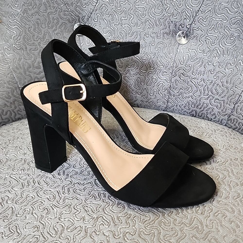 Dream Pairs Black Ankle Strap Block Heel, Size 7